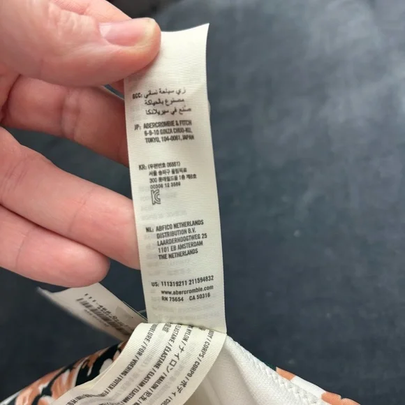 Abercrombie & Fitch Floral cross front One Piece Swimsuit - Black and Cream Sz M - Picture 10 of 11